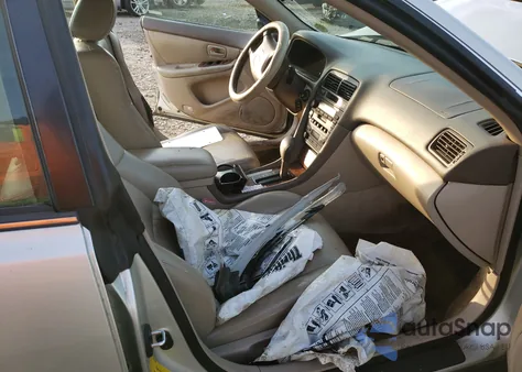 1998 Lexus Es 300 from USA, damaged, VIN JT8BF28G7W5019675